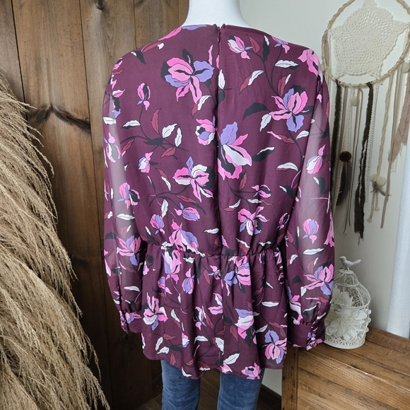 Lane Bryant Floral V-neck Peplum Blouse - Picture 3 of 15